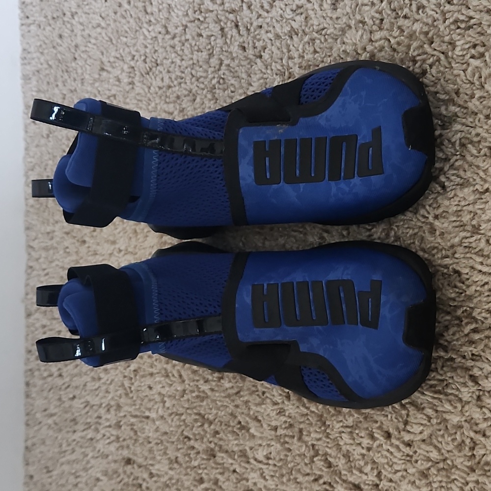 Puma pull on sneakers